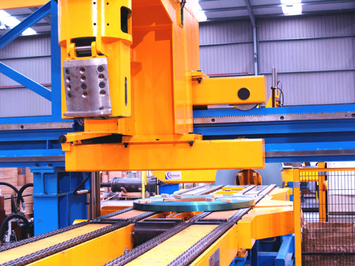 Chain conveyor of outlet of coils.