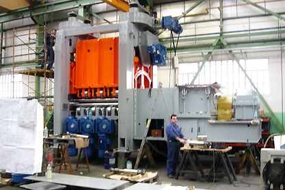 Leveler assembly for bands of 2000 x 25 mm thickness
